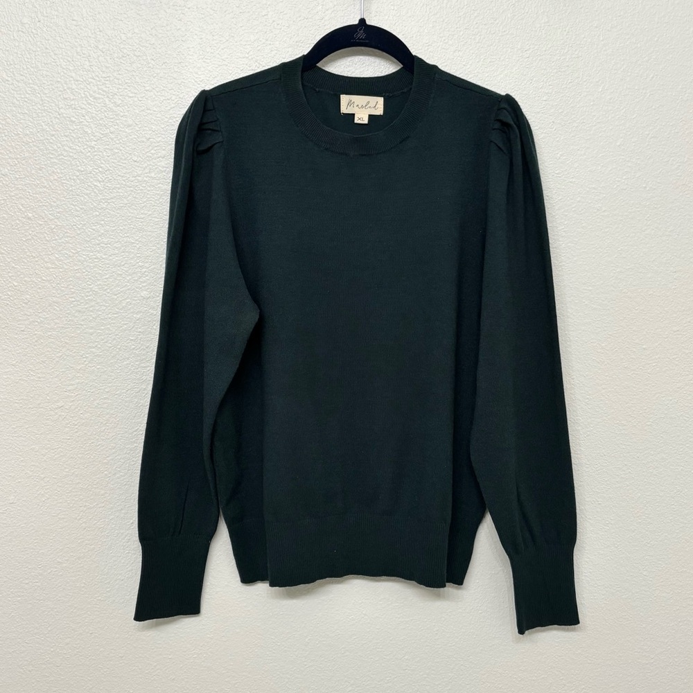 Women’s Sweater w/Puff Shoulders